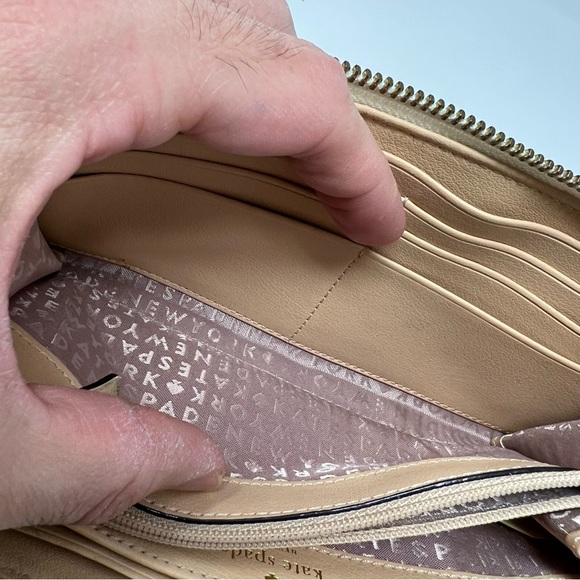 Kate Spade Neda Grove Street Dune Stripe Leather PVC Zip Around Accordion Wallet - Picture 5 of 10